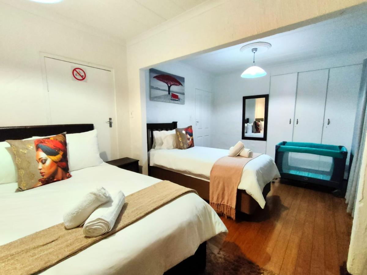 Libra Lodge Sandton Kültér fotó
