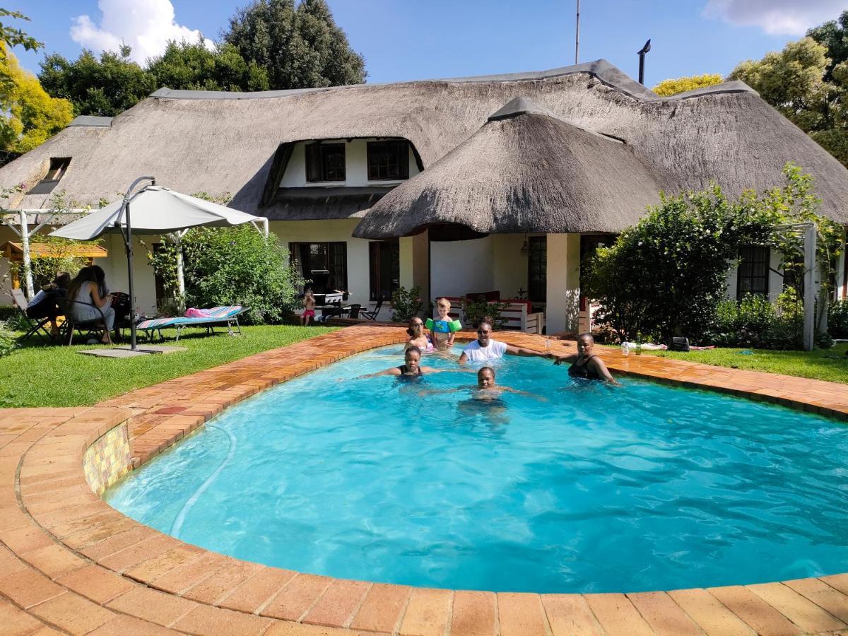 Libra Lodge Sandton Kültér fotó