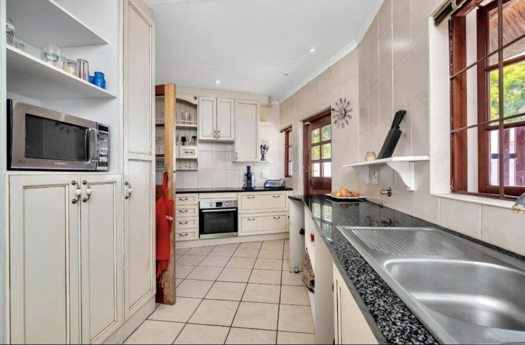 Libra Lodge Sandton Kültér fotó