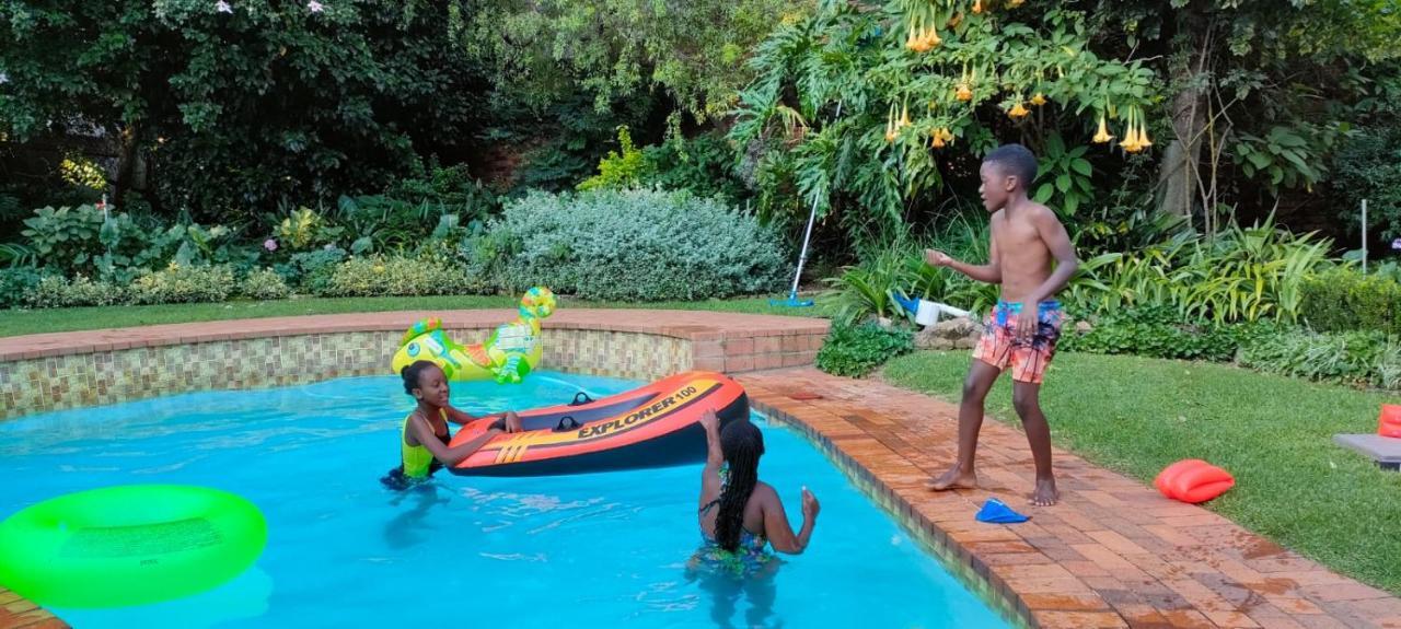 Libra Lodge Sandton Kültér fotó